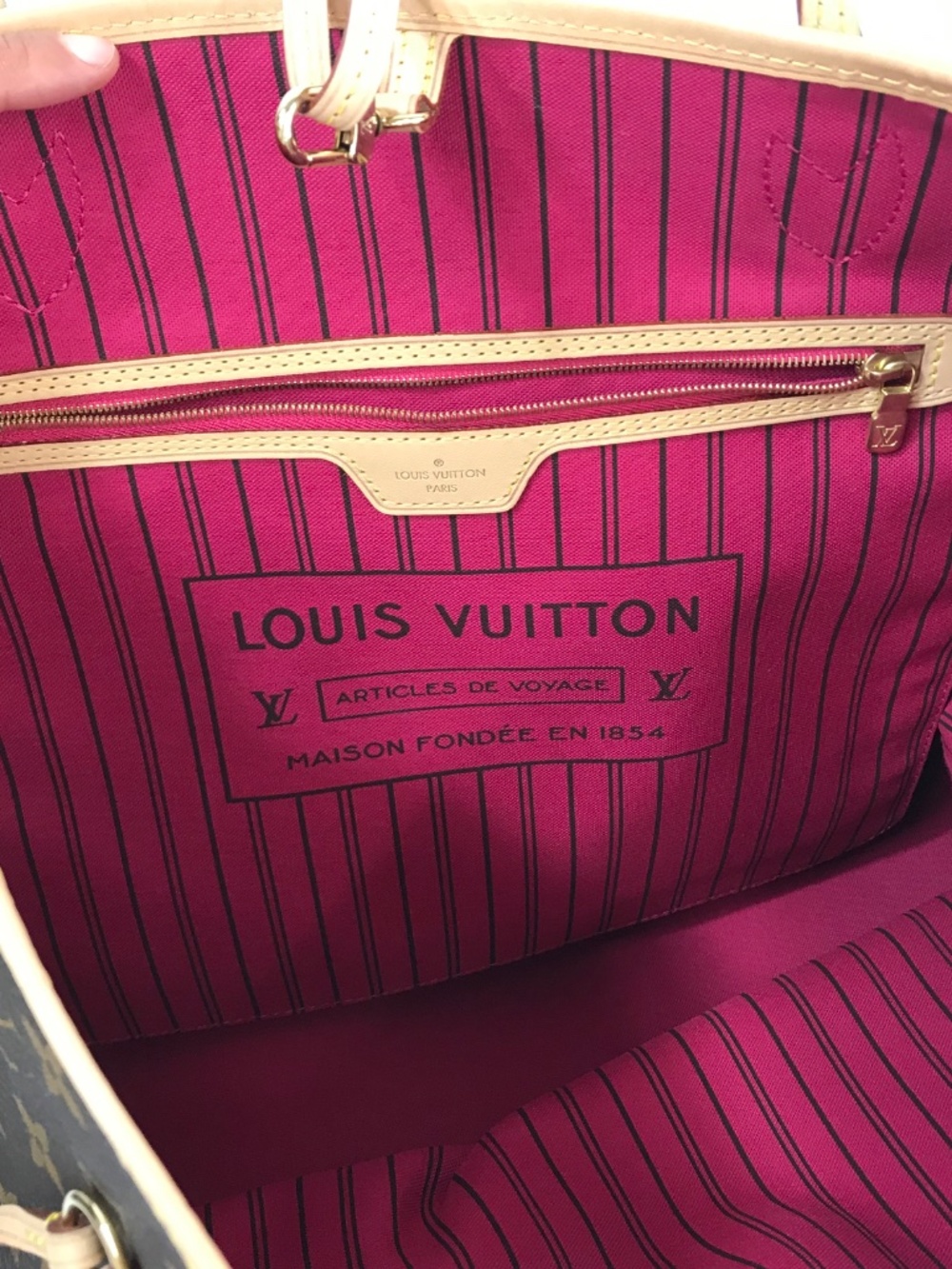 Louis Vuitton Handbag Neverfull Tote - Picture 3 of 6